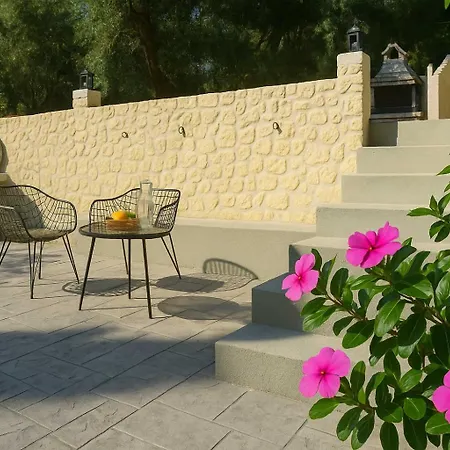 Corfu's Calm Oasis - Serene Retreat Casa de Férias
