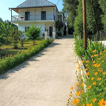 Corfu's Calm Oasis - Serene Retreat Case de vacanță