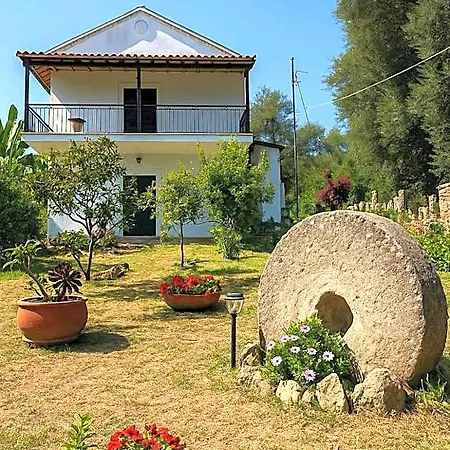 Corfu's Calm Oasis - Serene Retreat Case de vacanță Kouspádhes