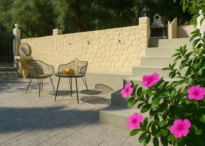 Corfu's Calm Oasis - Serene Retreat Ferienhaus