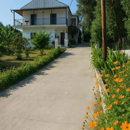 Feriehus Corfu's Calm Oasis - Serene Retreat *